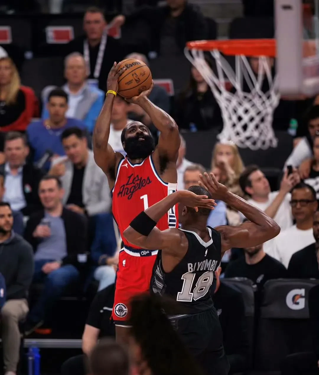 开云体育下载 -洛杉矶快船今夜造点机会；志在意大利杯名次提升；媒体盛赞；球探报告显示潜力 