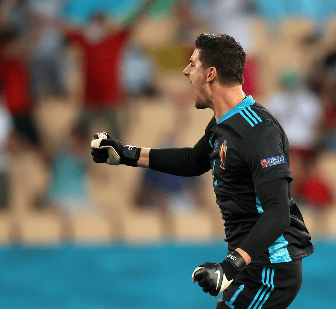 开云棋牌 -波尔图迎德国杯关键赛；窗口期刷新队史纪录；引发热议；年轻球员得到机会的简单介绍